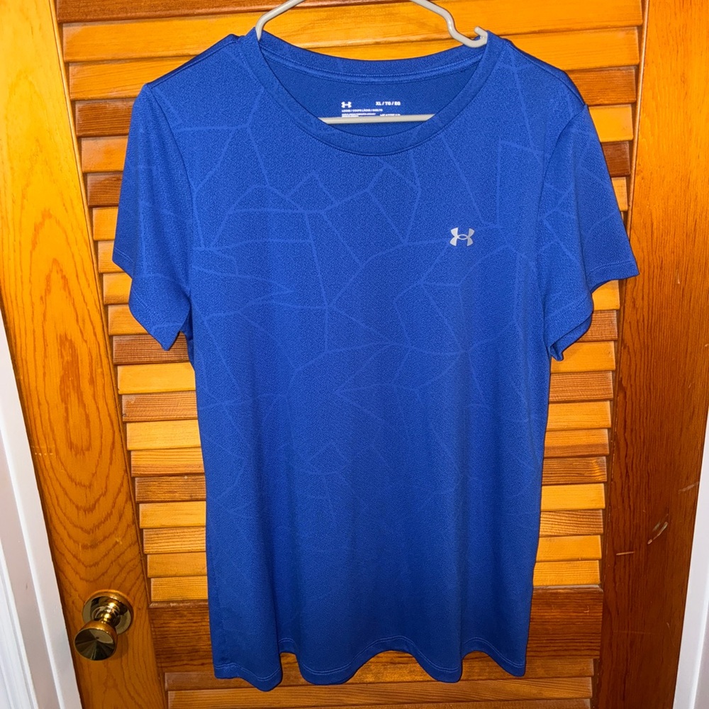 Under Armour Women’s Blue HeatGear Short Sleeve Athletic - size XL